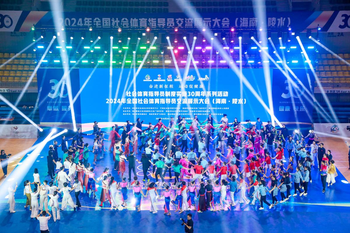 詹姆斯两双数据跻身队史前十，湖人负马刺止步NBA杯八强